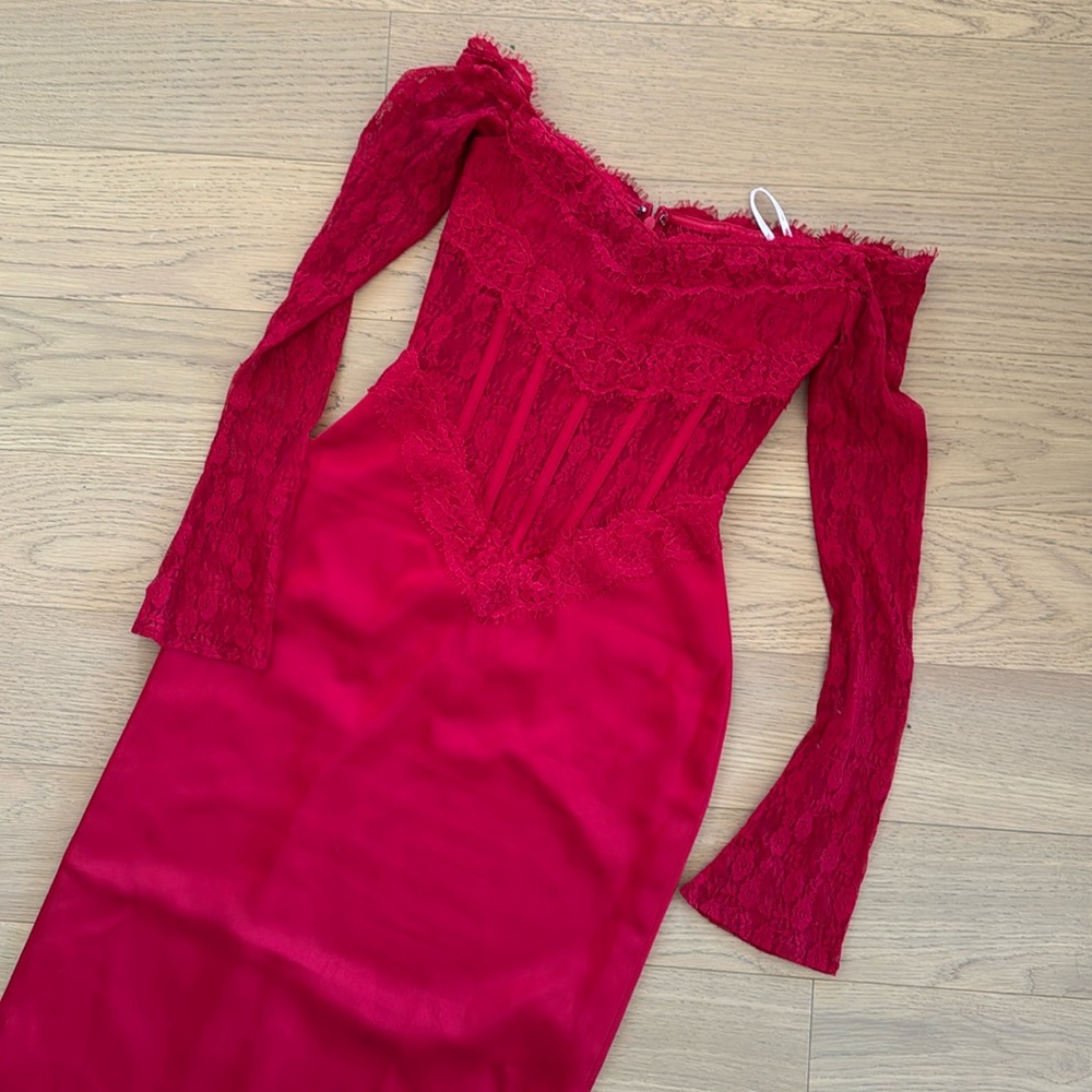 Miss Circle Red Dress